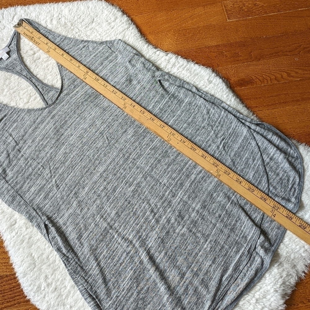 Aritzia wilfred racerback tank with side slits Heather grey medium - Picture 6 of 8